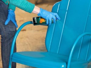 Spray painting a Chair